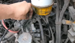 Posizione della spina CAN del motore Komatsu