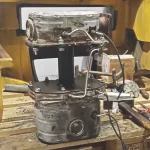 Kompaktlader CAT 299d2 DPF-Bypass-Rohr installiert