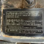 placa identificación motor Yanmar 4TNV98 en Takeuchi