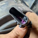 Differential pressure sensor connector plug on Kubota SVL95-2